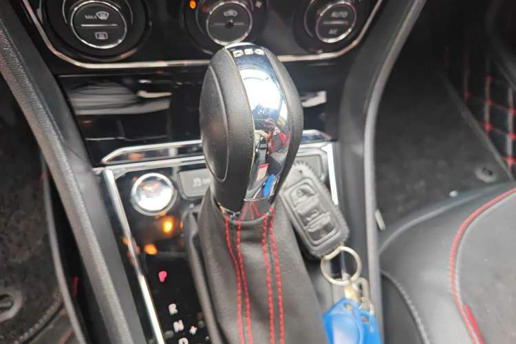Used Volkswagen Lavida 2016 280TSI DSG Sport Edition Gear Lever
