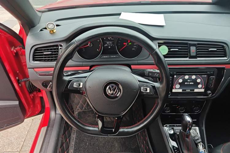 Used Volkswagen Lavida 2016 280TSI DSG Sport Edition Steering Wheel