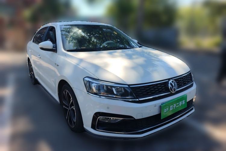 Used Volkswagen Lavida 2016 280TSI DSG Sport Edition Front Right 45 Deg