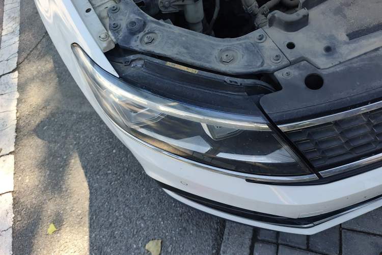 Used Volkswagen Lavida 2016 280TSI DSG Sport Edition Right Front Headlight