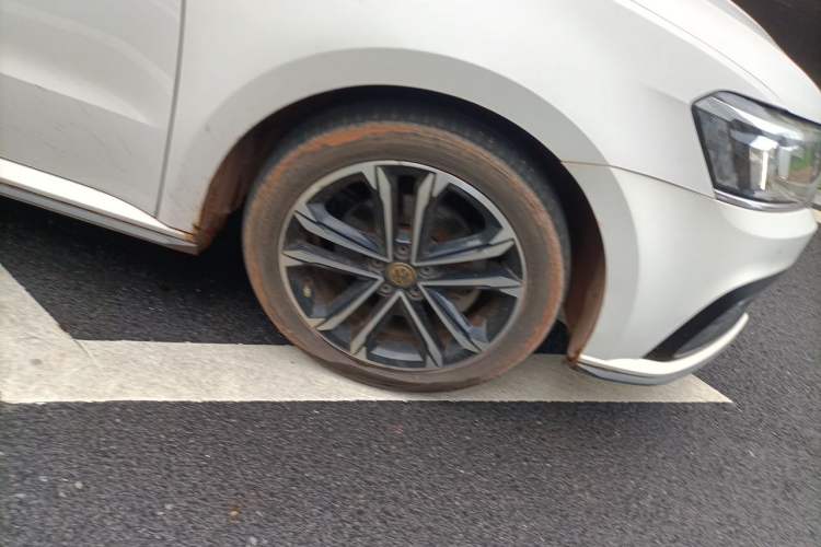 Used Volkswagen Lavida 2016 280TSI DSG Sport Edition Right Front Wheel Hub