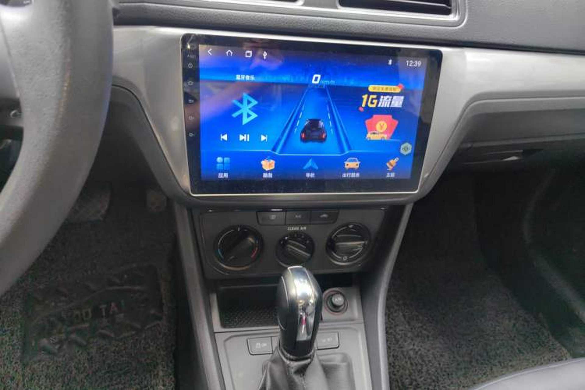 Used Volkswagen Lavida 2017 1.6L Automatic Fashion Edition Audio And AC Panel