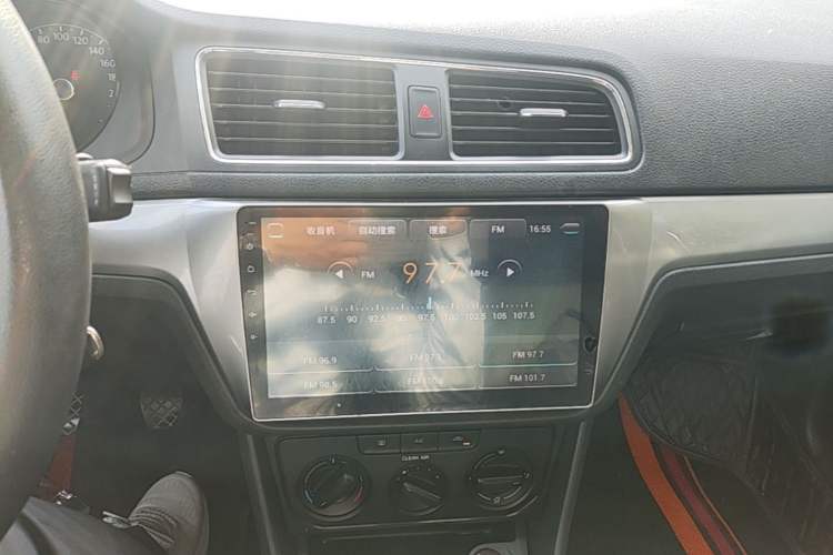 Used Volkswagen Lavida 2017 1.6L Manual Fashion Edition Audio And AC Panel
