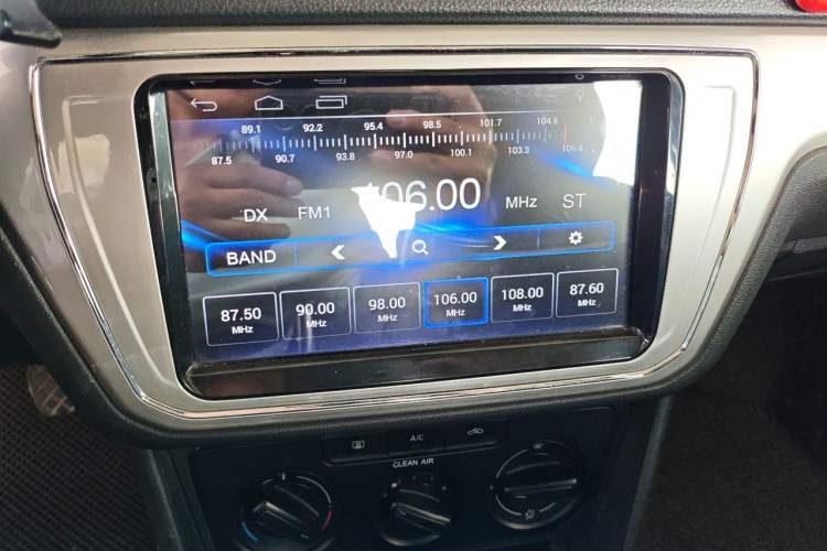 Used Volkswagen Lavida 2017 1.6L Manual Fashion Edition Audio And AC Panel