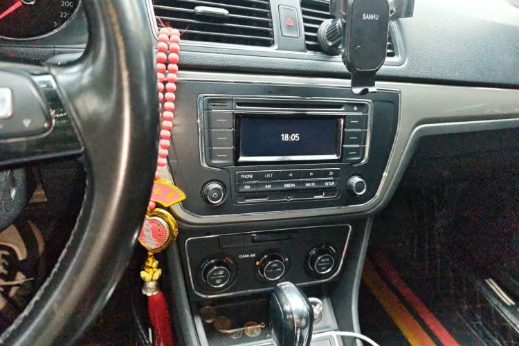 Used Volkswagen Lavida 2017 230TSI DSG Comfort Edition Audio And AC Panel