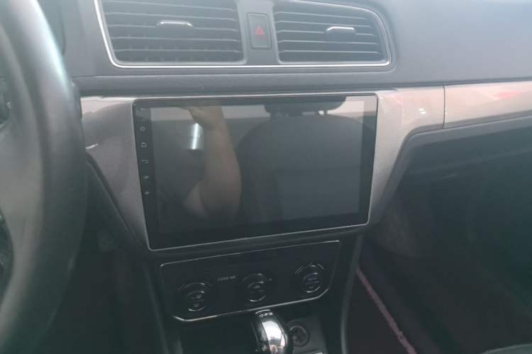 Used Volkswagen Lavida 2017 230TSI DSG Comfort Edition Audio And AC Panel