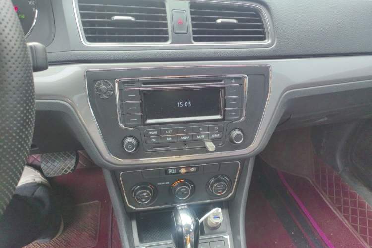 Used Volkswagen Lavida 2017 230TSI DSG Comfort Edition Audio And AC Panel