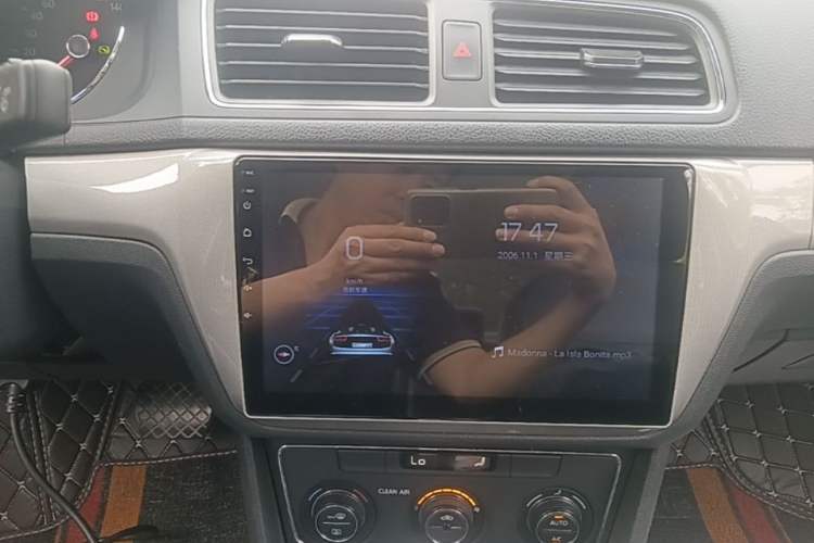 Used Volkswagen Lavida 2017 230TSI DSG Comfort Edition Audio And AC Panel