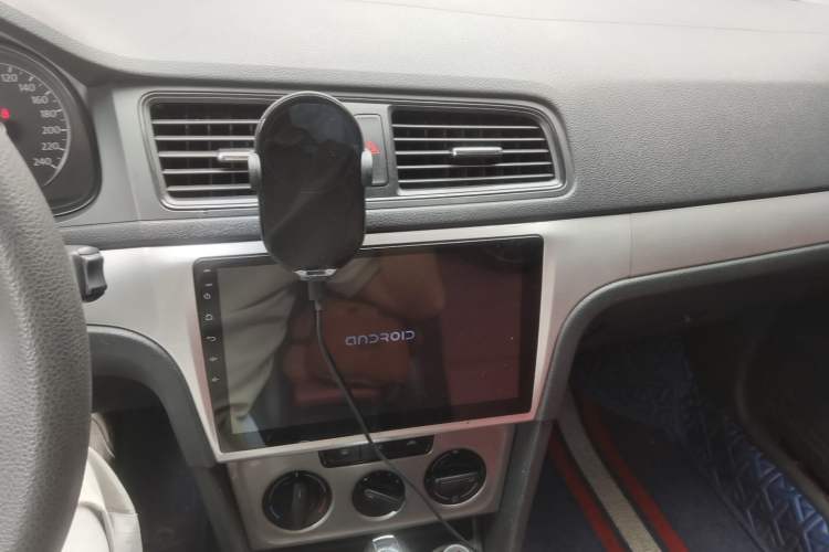 Used Volkswagen Lavida 2017 1.6L Automatic Fashion Edition Audio And AC Panel