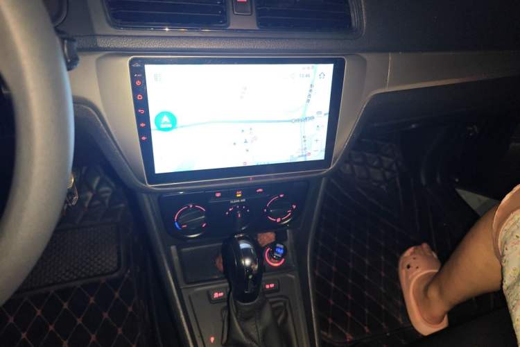 Used Volkswagen Lavida 2017 1.6L Automatic Fashion Edition Audio And AC Panel
