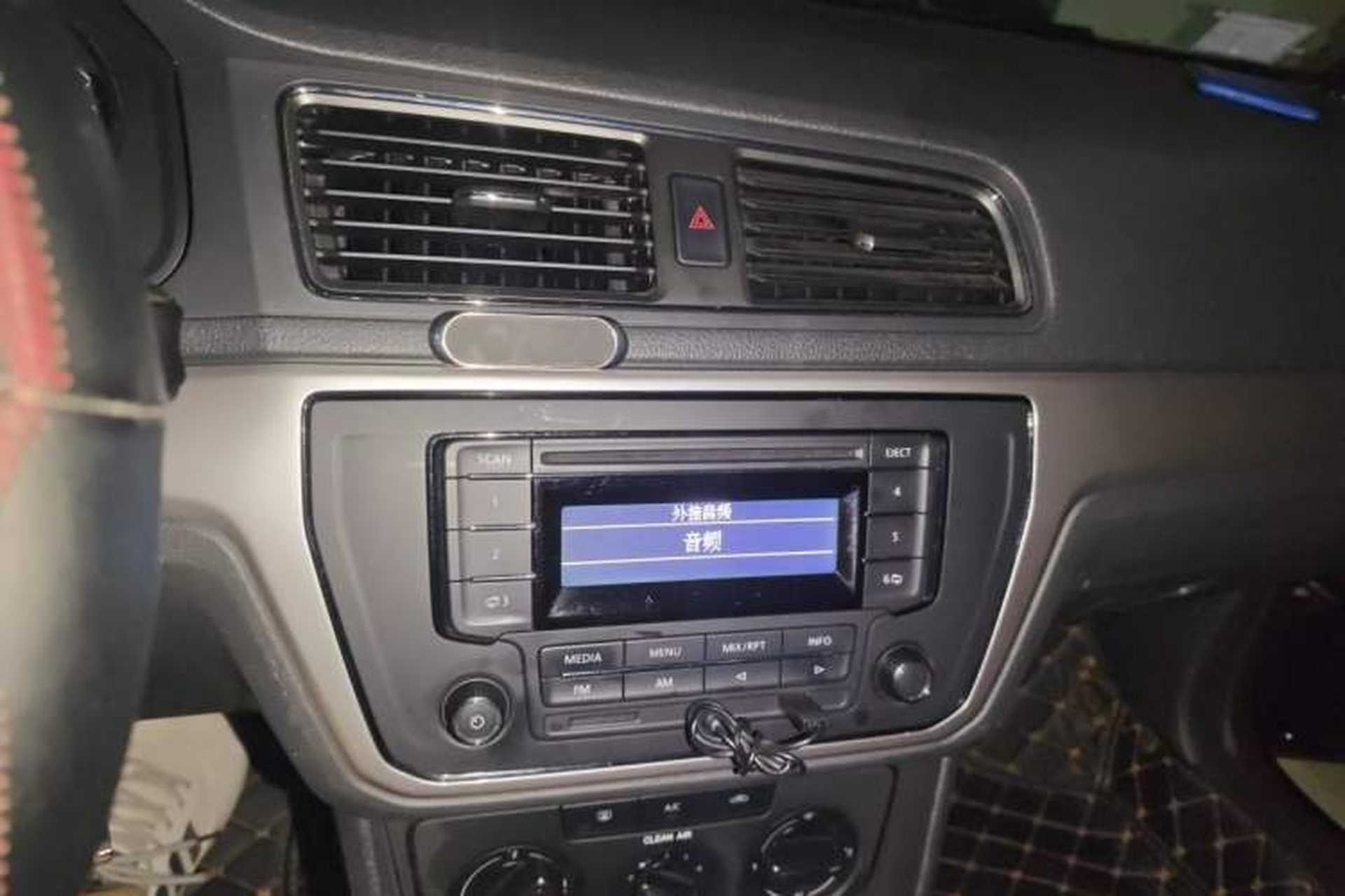 Used Volkswagen Lavida 2017 1.6L Manual Fashion Edition Audio And AC Panel