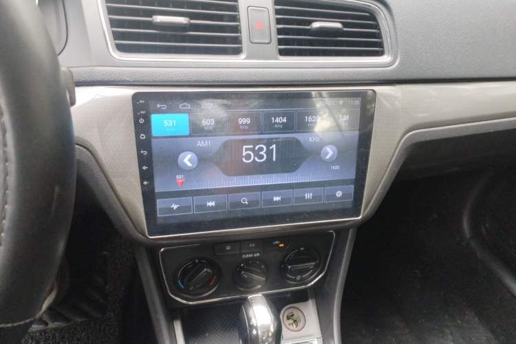 Used Volkswagen Lavida 2017 1.6L Automatic Comfort Edition Audio And AC Panel
