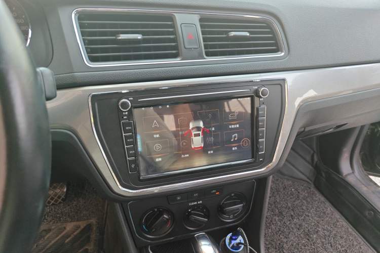 Used Volkswagen Lavida 2017 1.6L Automatic Comfort Edition Audio And AC Panel