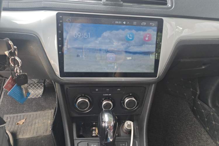Used Volkswagen Lavida 2017 1.6L Automatic Fashion Edition Audio And AC Panel