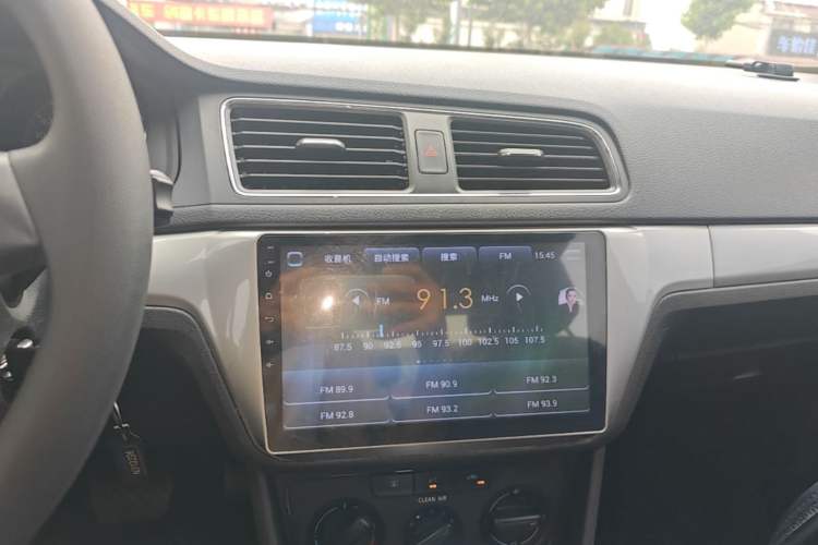 Used Volkswagen Lavida 2017 1.6L Automatic Fashion Edition Audio And AC Panel