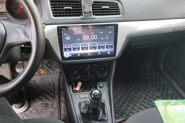 Used Volkswagen Lavida 2017 1.6L Manual Fashion Edition Audio And AC Panel