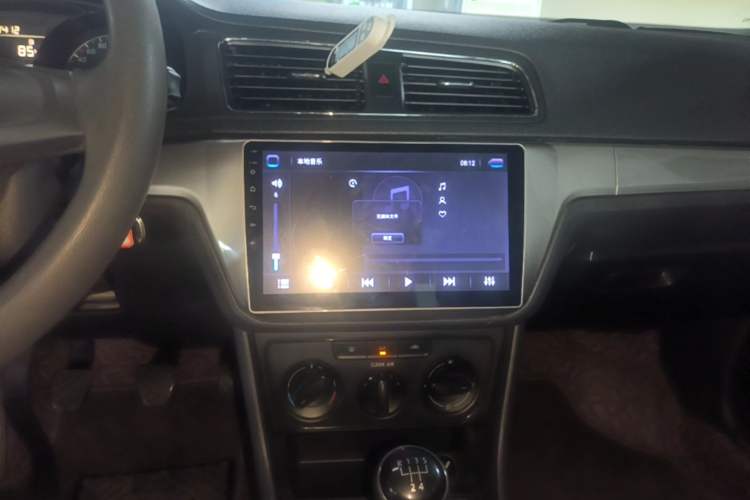 Used Volkswagen Lavida 2017 1.6L Manual Fashion Edition Audio And AC Panel