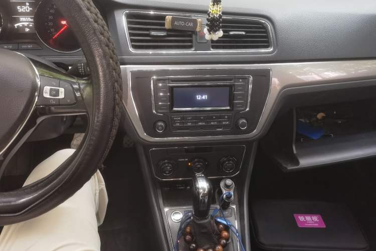 Used Volkswagen Lavida 2017 230TSI DSG Comfort Edition Audio And AC Panel