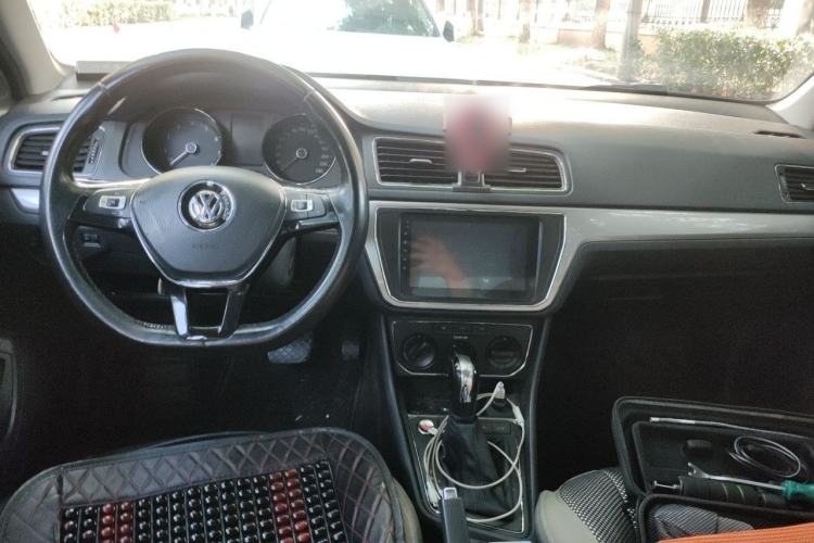 Used Volkswagen Lavida 2017 1.6L Automatic Comfort Edition Center Console