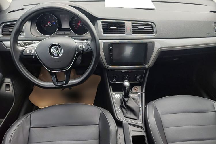 Used Volkswagen Lavida 2017 230TSI DSG Comfort Edition Center Console