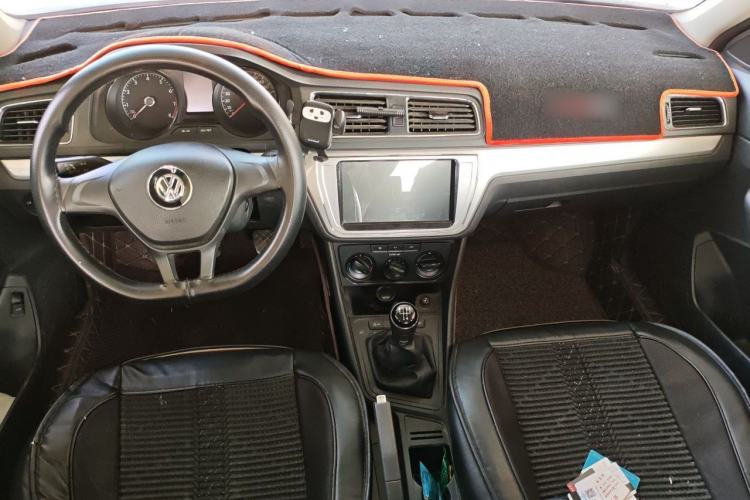Used Volkswagen Lavida 2017 1.6L Manual Fashion Edition Center Console