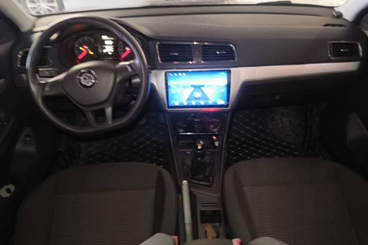 Used Volkswagen Lavida 2017 1.6L Manual Fashion Edition Center Console
