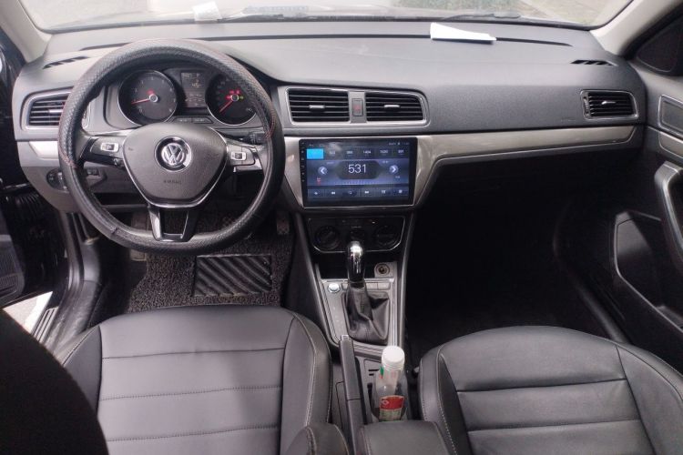 Used Volkswagen Lavida 2017 1.6L Automatic Comfort Edition Center Console