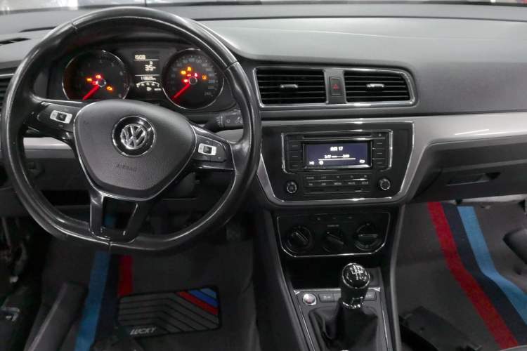 Used Volkswagen Lavida 2017 1.6L Manual Comfort Edition Center Console