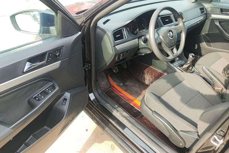 Used Volkswagen Lavida 2017 1.6L Manual Fashion Edition Driver Seat