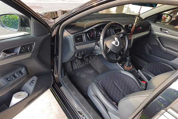 Used Volkswagen Lavida 2017 1.6L Manual Comfort Edition Driver Seat