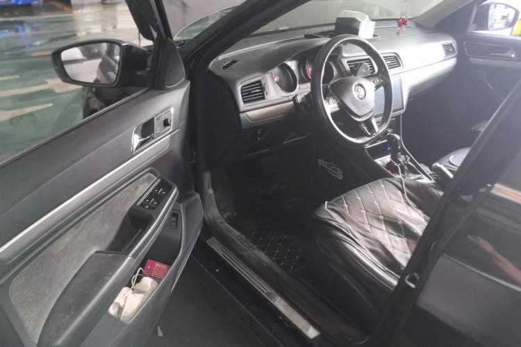 Used Volkswagen Lavida 2017 1.6L Automatic Comfort Edition Driver Seat