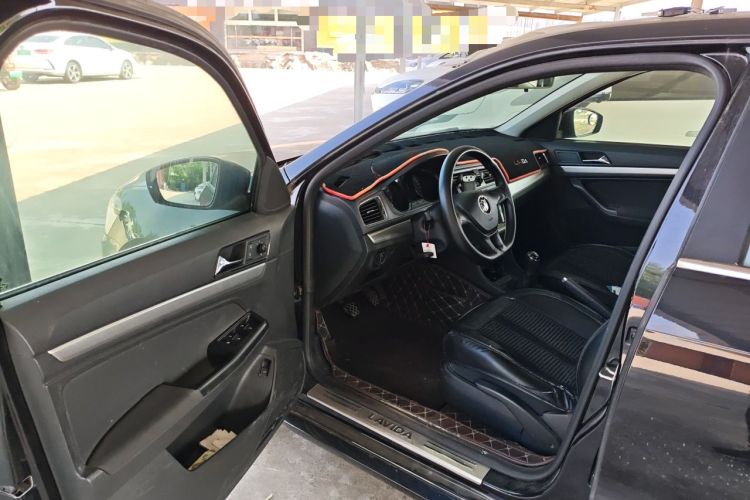 Used Volkswagen Lavida 2017 1.6L Manual Fashion Edition Driver Seat