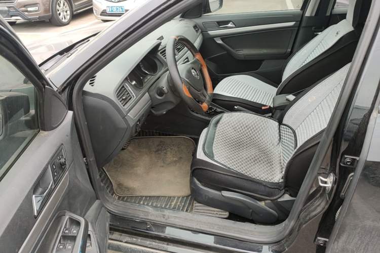 Used Volkswagen Lavida 2017 1.6L Automatic Fashion Edition Driver Seat