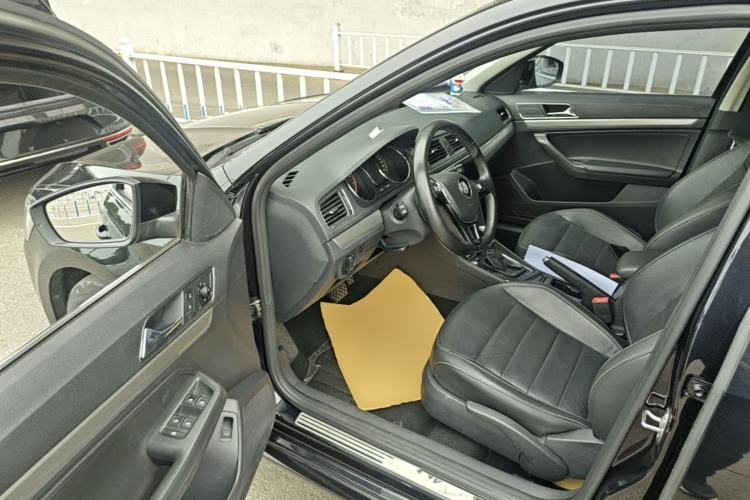 Used Volkswagen Lavida 2017 1.6L Automatic Comfort Edition Driver Seat