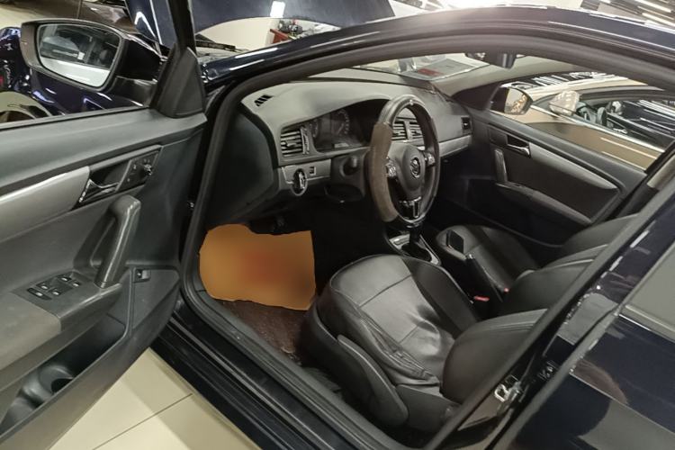 Used Volkswagen Lavida 2017 1.6L Automatic Fashion Edition Driver Seat
