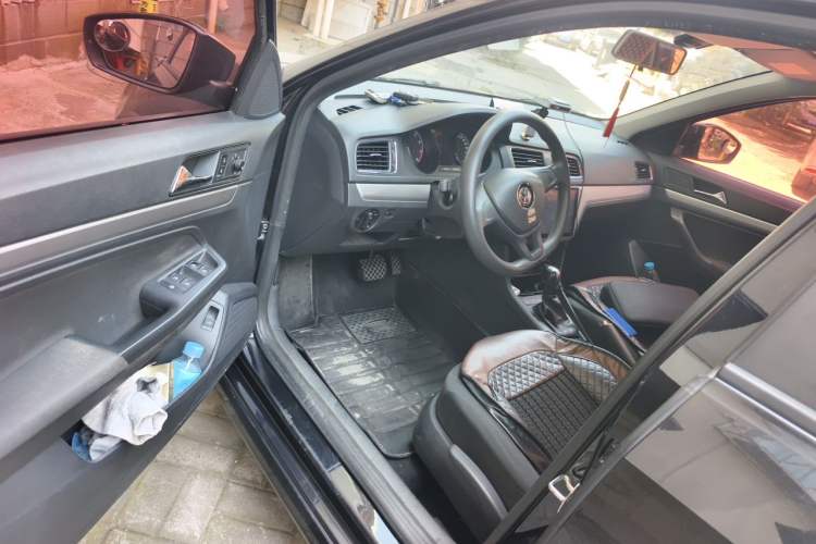 Used Volkswagen Lavida 2017 1.6L Automatic Fashion Edition Driver Seat