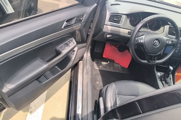 Used Volkswagen Lavida 2017 1.6L Automatic Comfort Edition Driver Seat