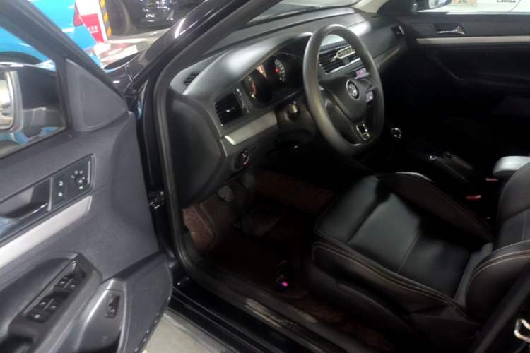 Used Volkswagen Lavida 2017 1.6L Manual Fashion Edition Driver Seat