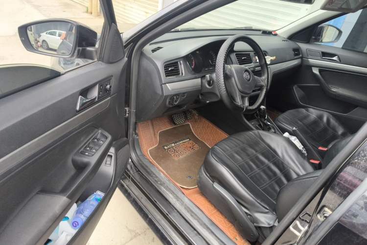 Used Volkswagen Lavida 2017 1.6L Automatic Fashion Edition Driver Seat