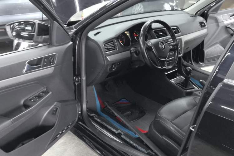 Used Volkswagen Lavida 2017 1.6L Manual Comfort Edition Driver Seat
