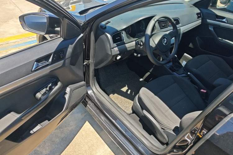 Used Volkswagen Lavida 2017 1.6L Automatic Fashion Edition Driver Seat