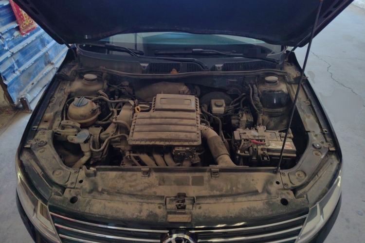 Used Volkswagen Lavida 2017 1.6L Manual Fashion Edition Engine Bay