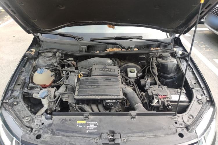 Used Volkswagen Lavida 2017 1.6L Automatic Comfort Edition Engine Bay