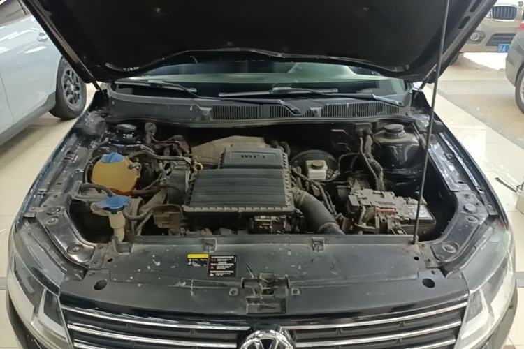 Used Volkswagen Lavida 2017 1.6L Automatic Fashion Edition Engine Bay