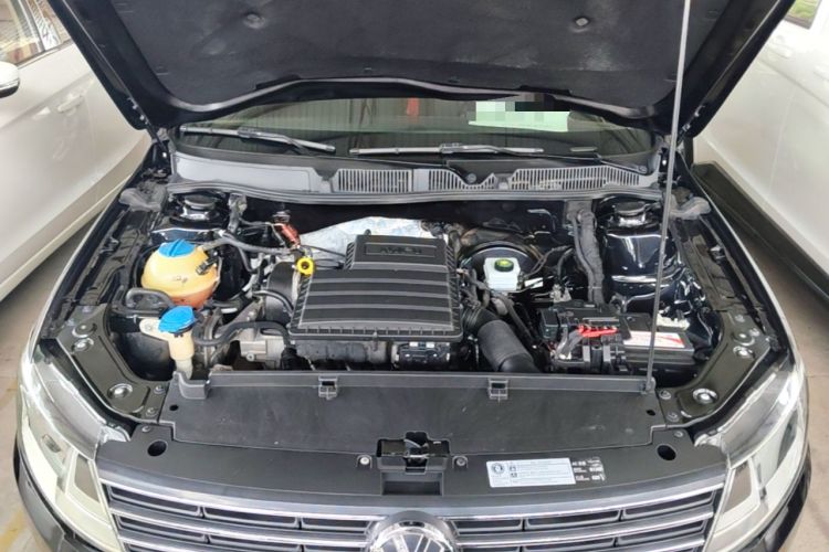 Used Volkswagen Lavida 2017 1.6L Automatic Fashion Edition Engine Bay