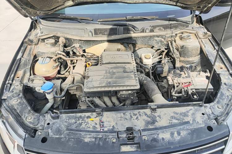 Used Volkswagen Lavida 2017 1.6L Manual Fashion Edition Engine Bay
