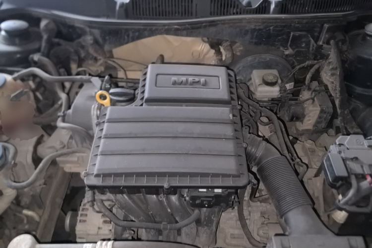 Used Volkswagen Lavida 2017 1.6L Automatic Comfort Edition Engine Bay