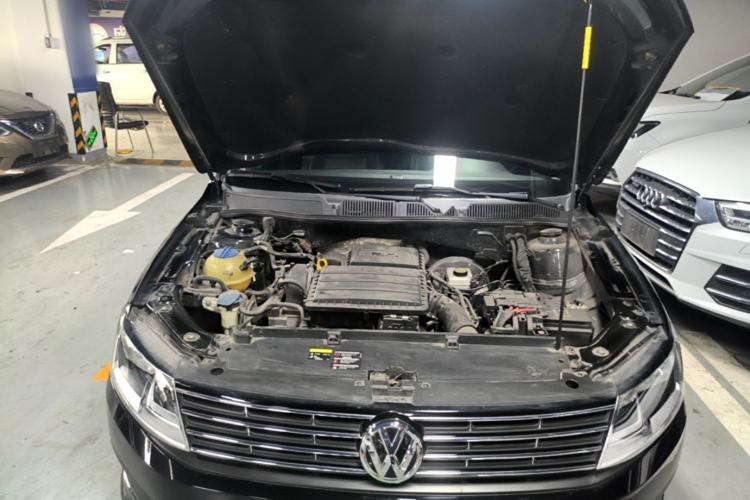Used Volkswagen Lavida 2017 1.6L Automatic Comfort Edition Engine Bay