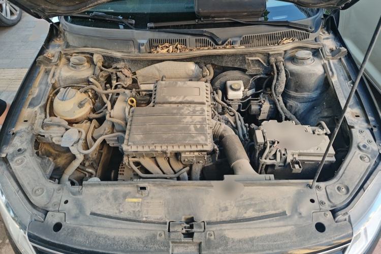 Used Volkswagen Lavida 2017 1.6L Automatic Comfort Edition Engine Bay