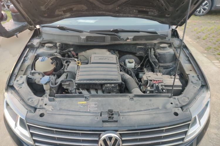 Used Volkswagen Lavida 2017 1.6L Automatic Comfort Edition Engine Bay